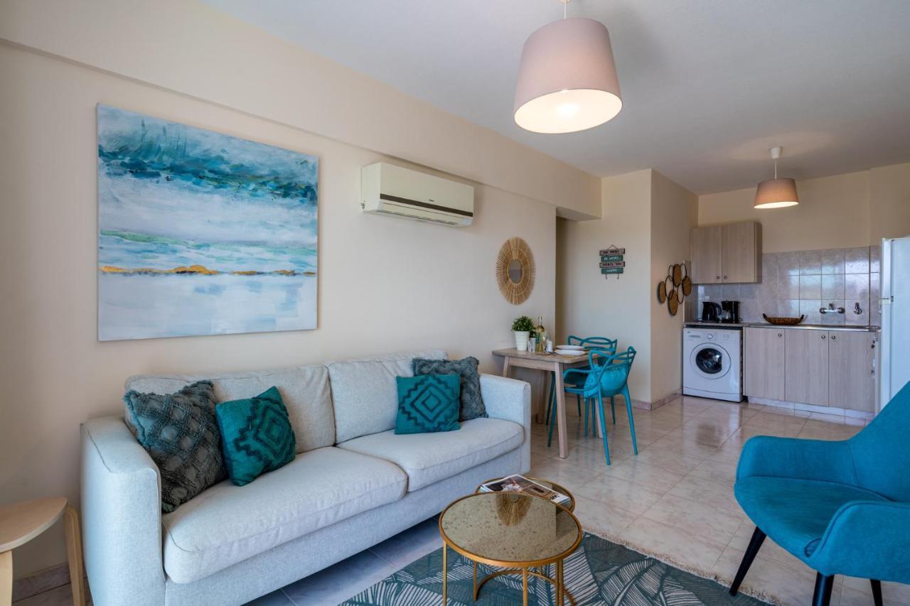 Sunny 2-Br Apartment In Mackenzie Larnaca Exteriör bild